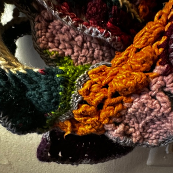 Vintage artkisan crocheted free form long scarf - Picture 6 of 6